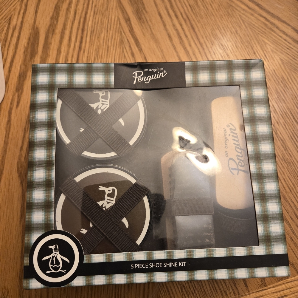 Men's shoe shine kit.